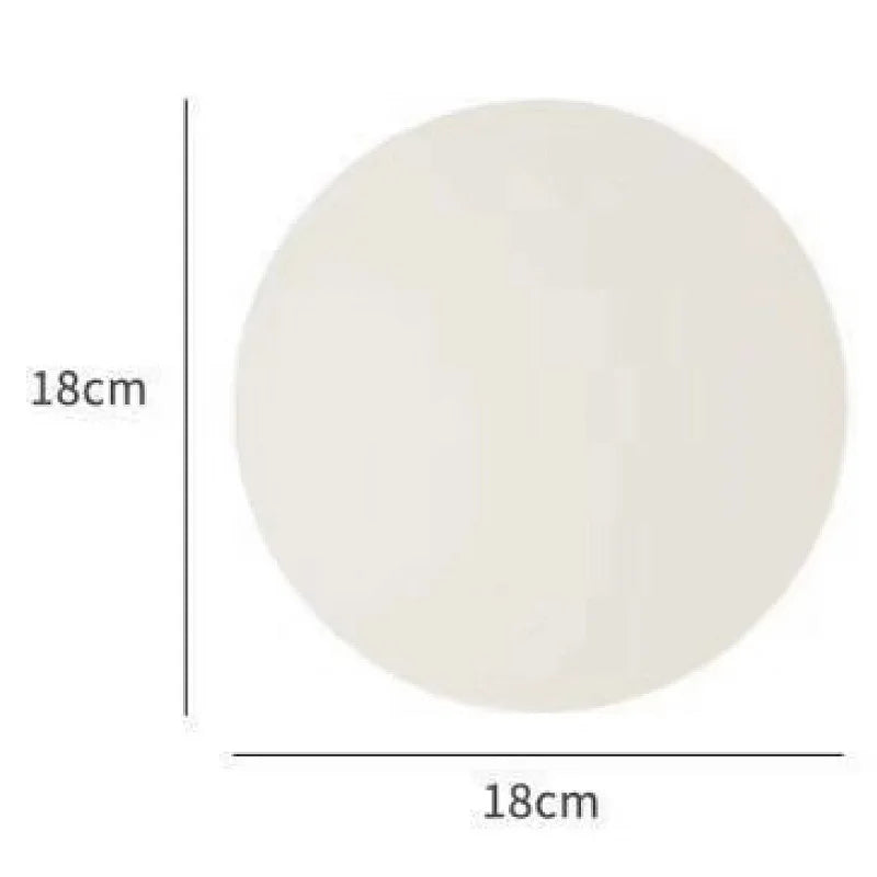 White round object with dimensions labeled as 18cm on a white background