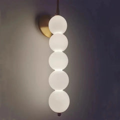 Minimalist wall-mounted lamp with up and down light direction