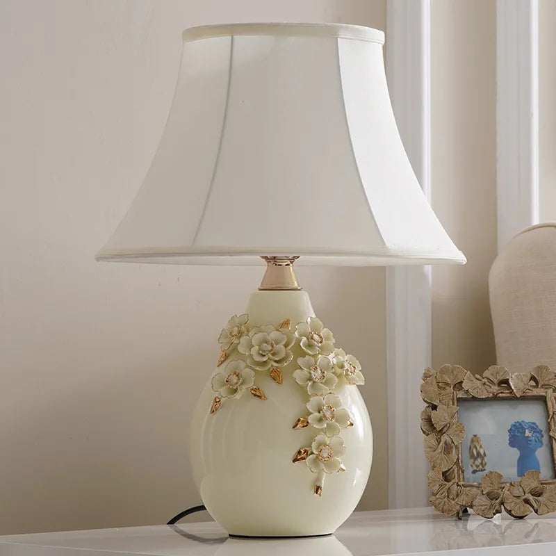 “Liglite French ceramic flower lamp for elegant décor”