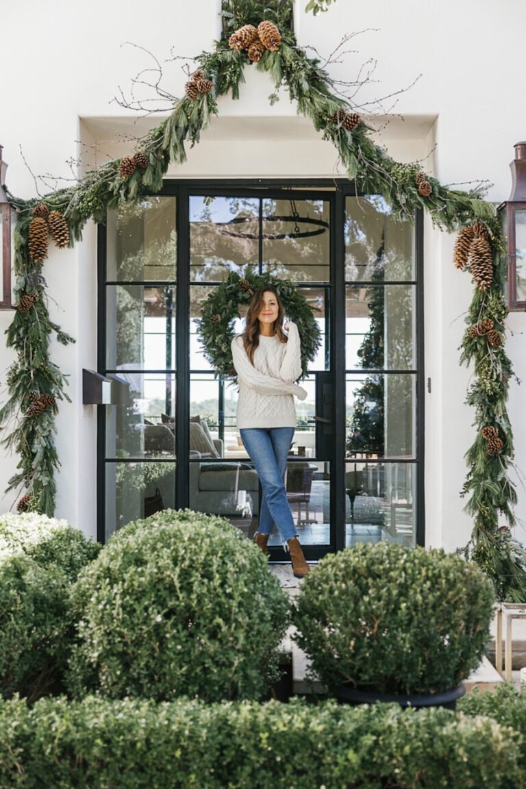 20 Outdoor Christmas Decoration Ideas For The Holidays